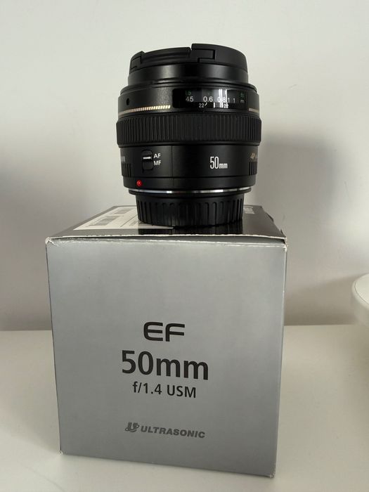Canon EF 50 f/1.4 USM