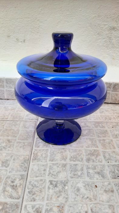 Bomboneira em vidro azul