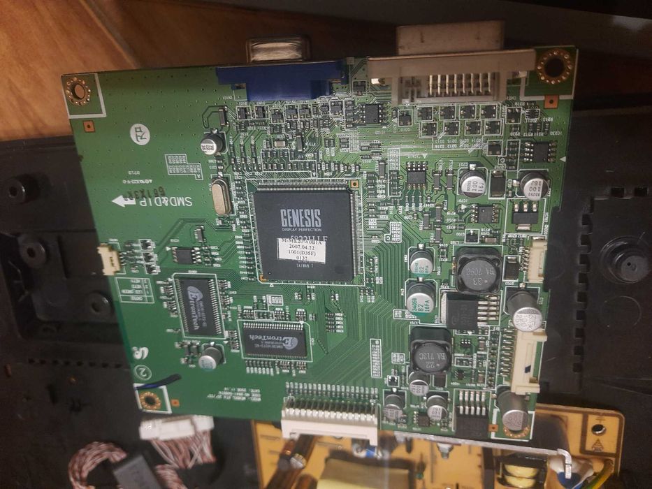 Набор из 3 мониторов: LG Flatron L1730B, Samsung 795DF, Samsung 206BW