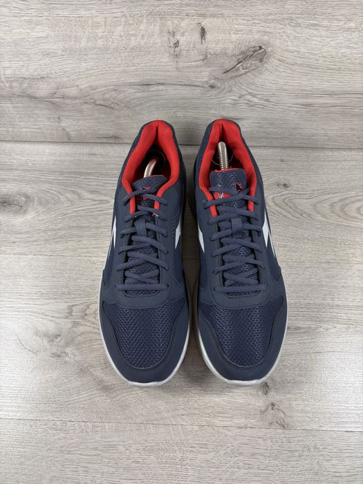 Diadora чоловічі кросівки 44.5 розмір