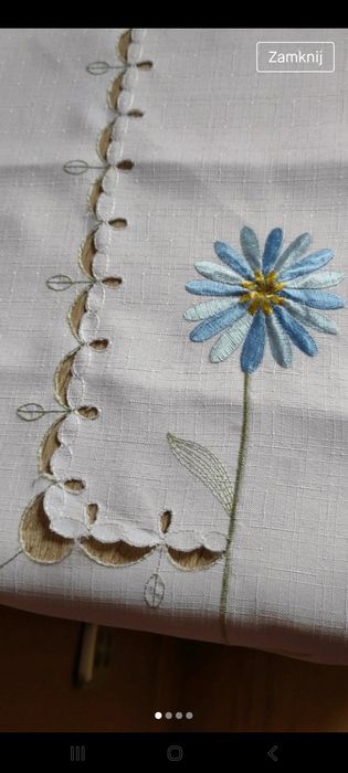 Serweta bieżnik z haftem niebieskim