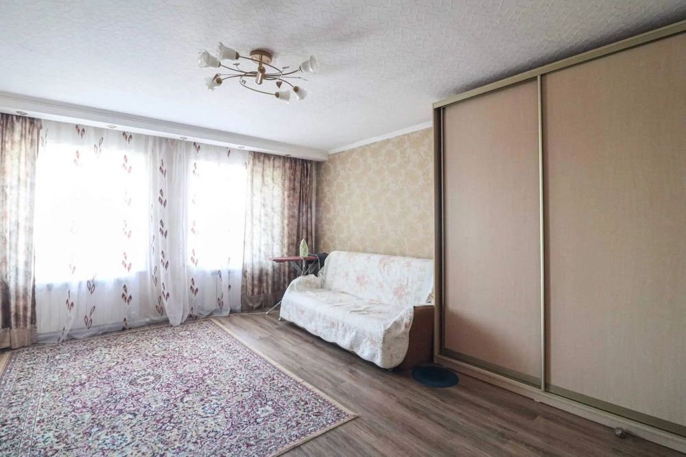 Продам будинок біля ставку