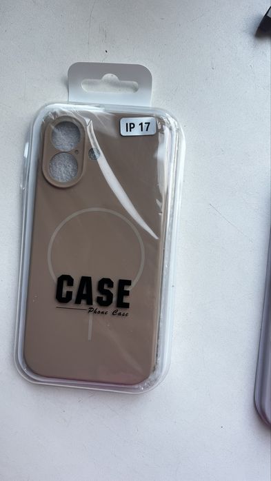 чохол на iPhone 17