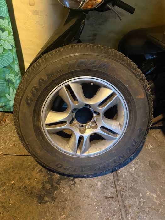 Полноценное колесо на Lexus GX 470, Prado 120 с онигинальным диском r17
