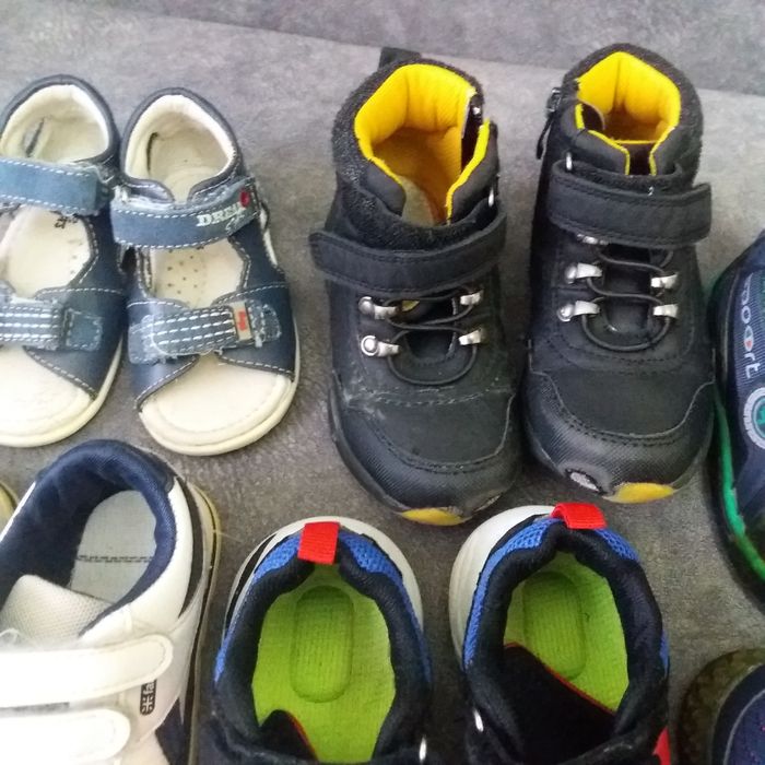 Віддам даром взуття