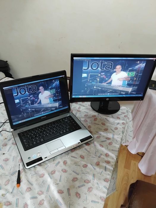 Computador portatil mais um monitor tudo em bom estado