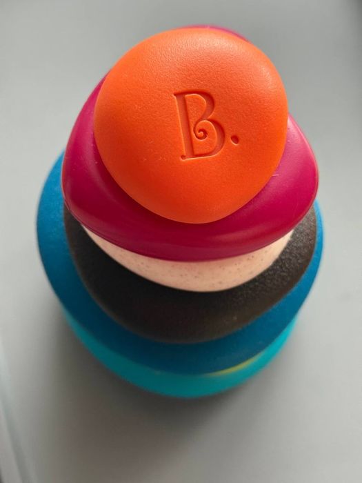 Піраміда від Battat lite морські камінці