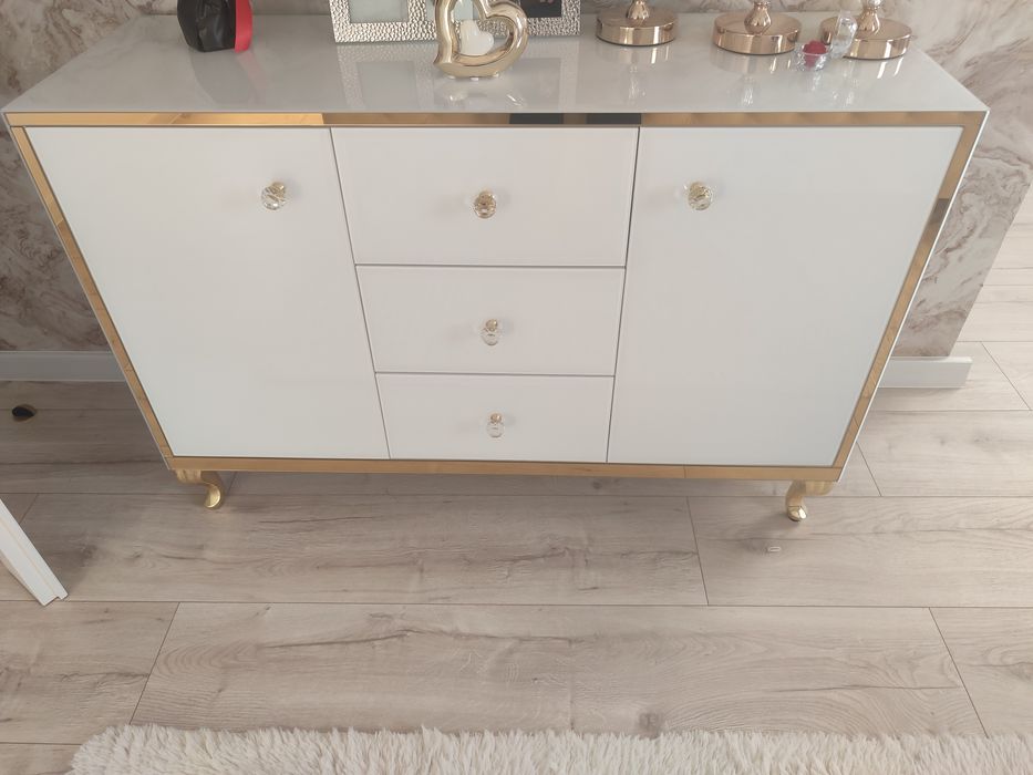 Piękna komoda lustrzana złote dodatki Glamour