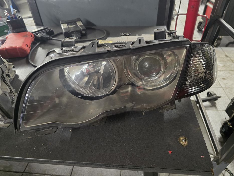 Reflektory Reflektor xenon BMW E46