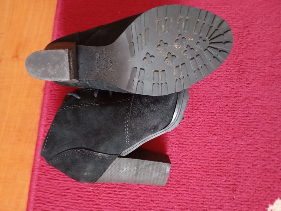 Botas Mango, pouco usadas.