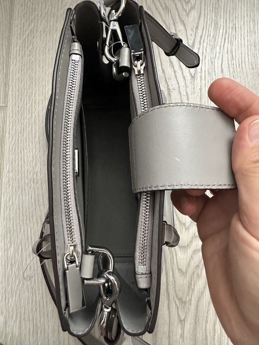 Продам жіночу шкіряну сумку Michael    Kors