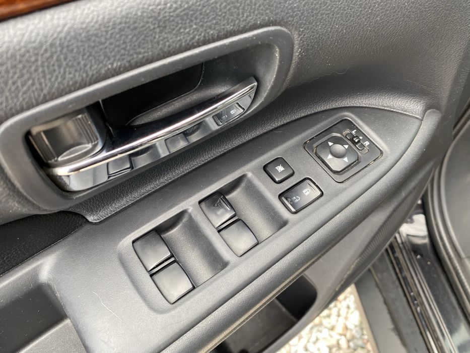 Mitsubishi  Outlander 7ми місна 3літра
