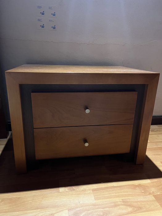 Conjunto de moveís de quarto madeira maciça em bom estado