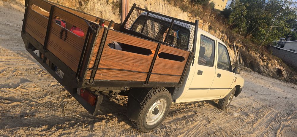 Toyota Hilux 2.4 d