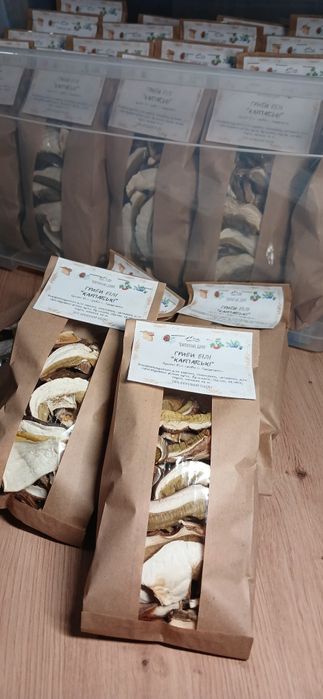 Гриби білі сушені, карпатські (сушеные белые грибы)