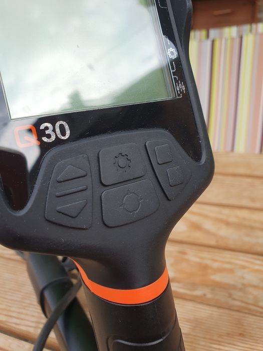 Продам металошукач Quest Q30