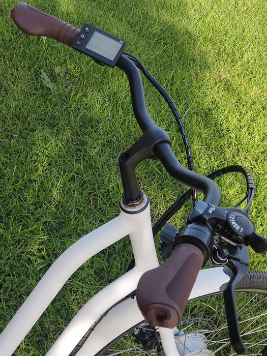 Bicicleta 100 % elétrica ( Estado novo )