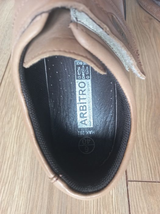 Buty Arbitro skora naturalna rzepy kamel 40