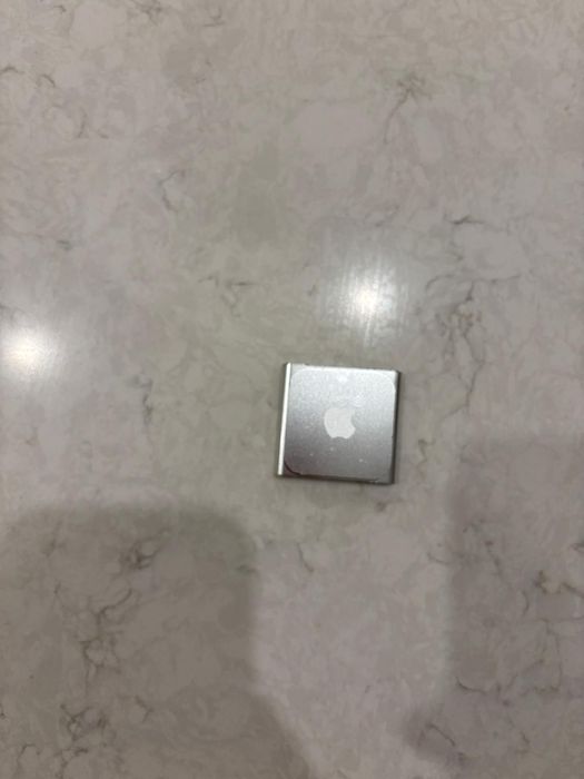 Apple iPod Nano 6ª Geração – 8 GB – Touch – Como novo + Cabo e Adaptad