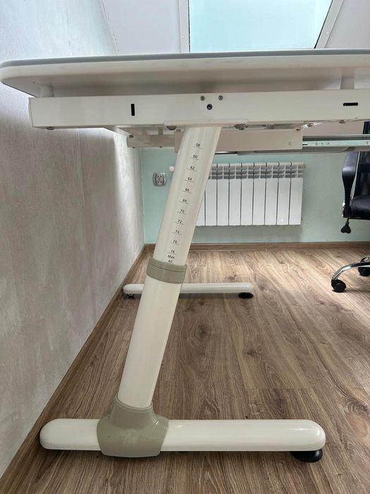 Biurko ergonomiczne z regulacją wysokości