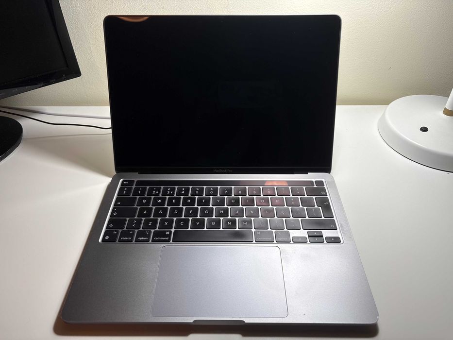 Macbook Pro 13'' M1 2020 - 16gb RAM, 256gb SSD