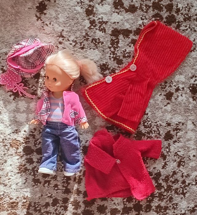 різні дитячі іграшки