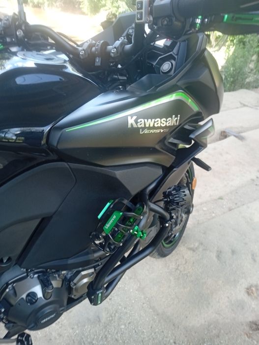 Kawasaki versys 1000 com 20 mil km excelente estado