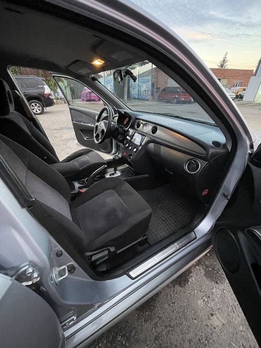 Продам офіційний Mitsubishi Outlander
