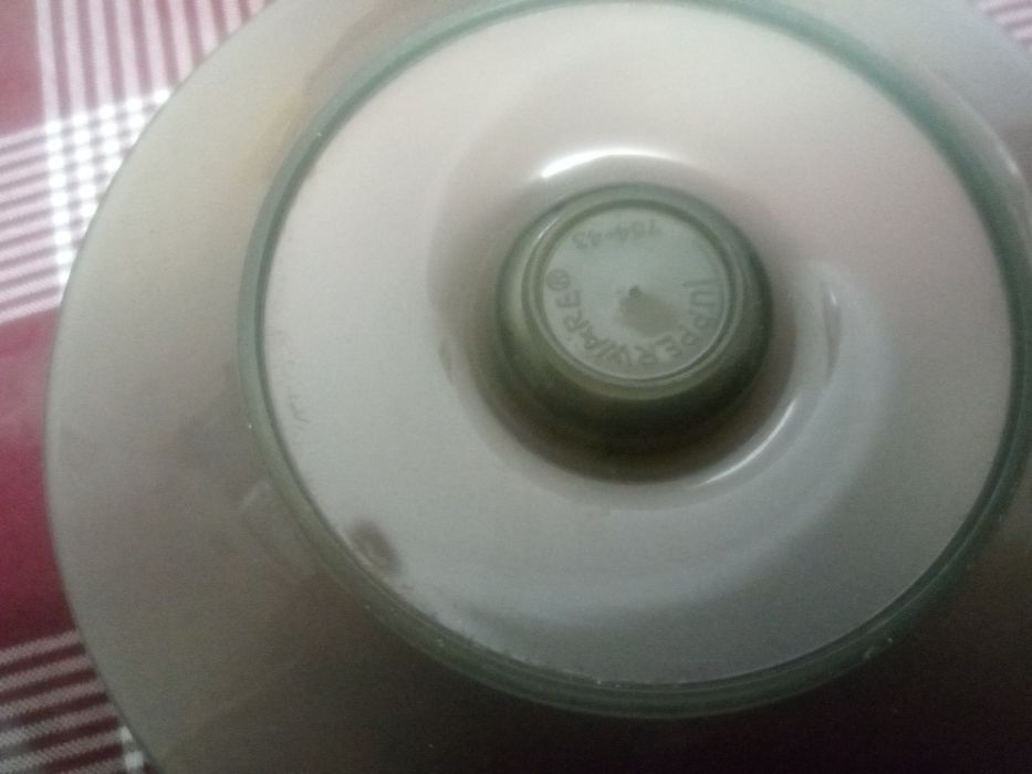 6 Taças da Tupperware com tampa hermética