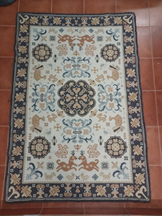 Tapete de arraiolos verdadeiro