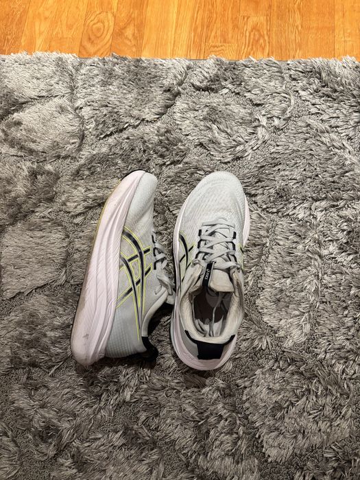 Asics Nimbus 27 com pouco uso
