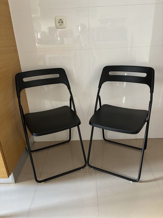 Mesa com cadeiras IKEA