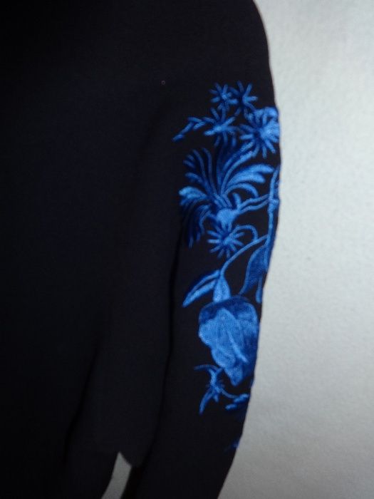 Blusa de senhora bordada