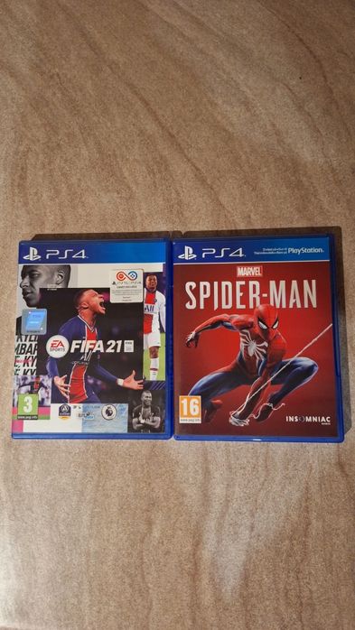 PlayStation 4 Pro 1TB + pad + okablowanie+2gry