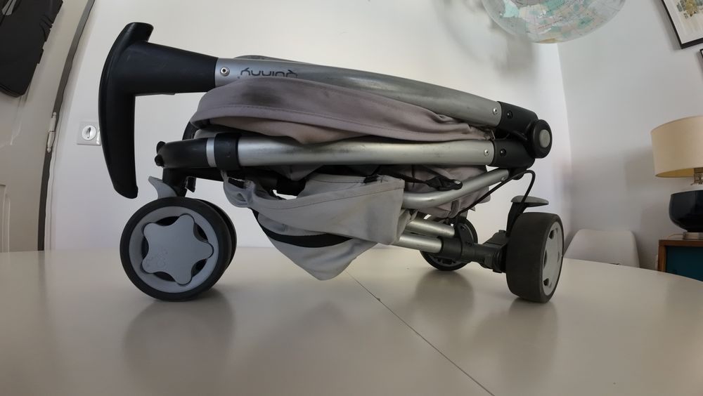 Vendo Carrinho de Bebé Quinny Zapp Xtra 2 (Usado) + Adaptadores + Capa de Chuva Original