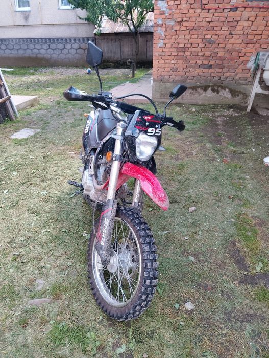 Продаю мотоцикл SPARTA 200 Cross.