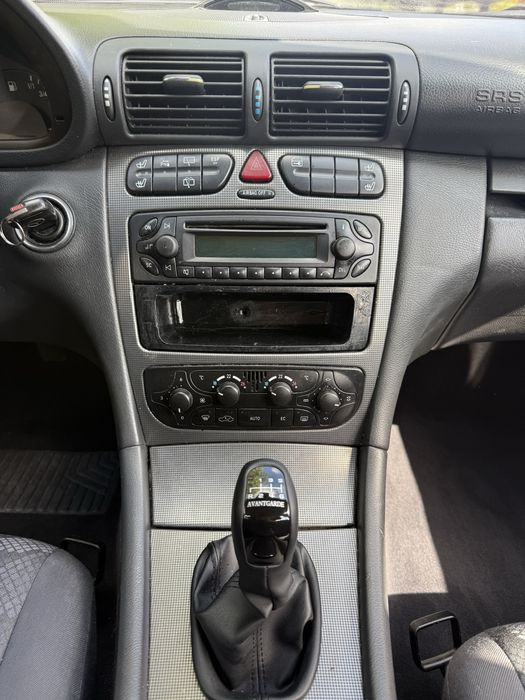 Mercedes-Benz C 200 — fotografia 9