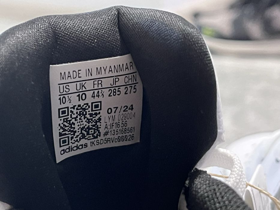 Оригінал кросівки adidas /28,5cм
