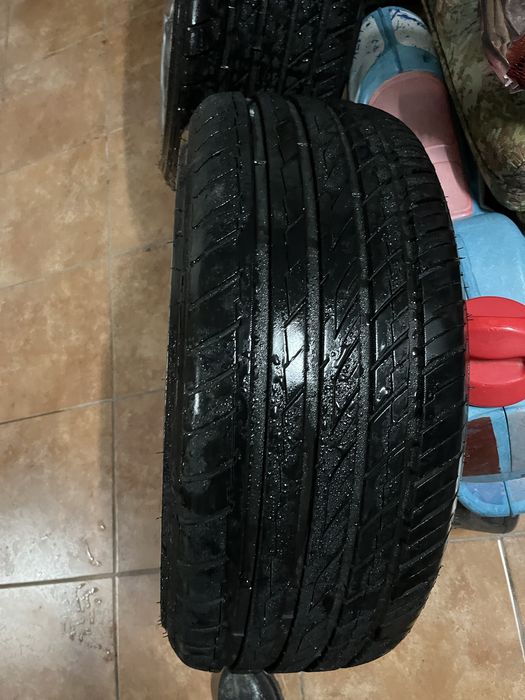 Jantes porsche com peneus vendo o conjunto