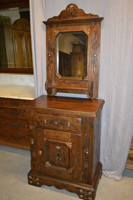 szafka z lustrem . ręcznie malowana