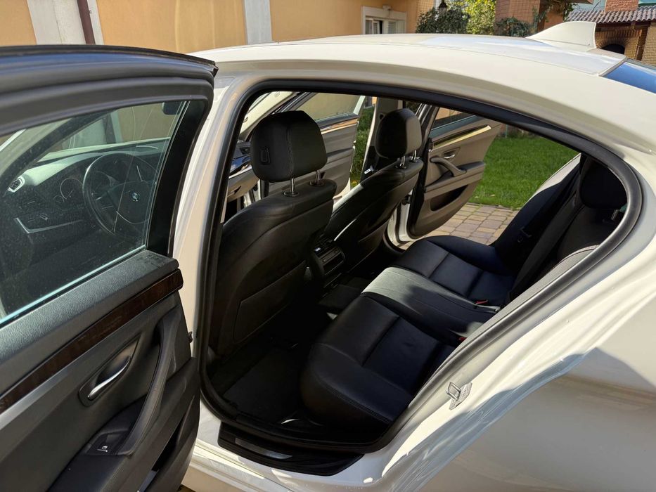 BMW F10 528i xDrive 2016