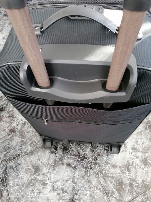 Malas de viagem com rodinhas  de  porão