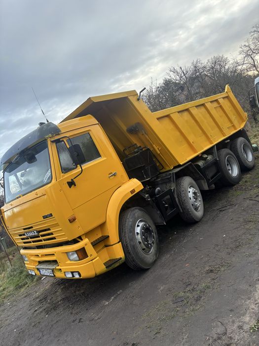 Transport Roboty Ziemne Kruszywa. Koparka Wywrotka Bus