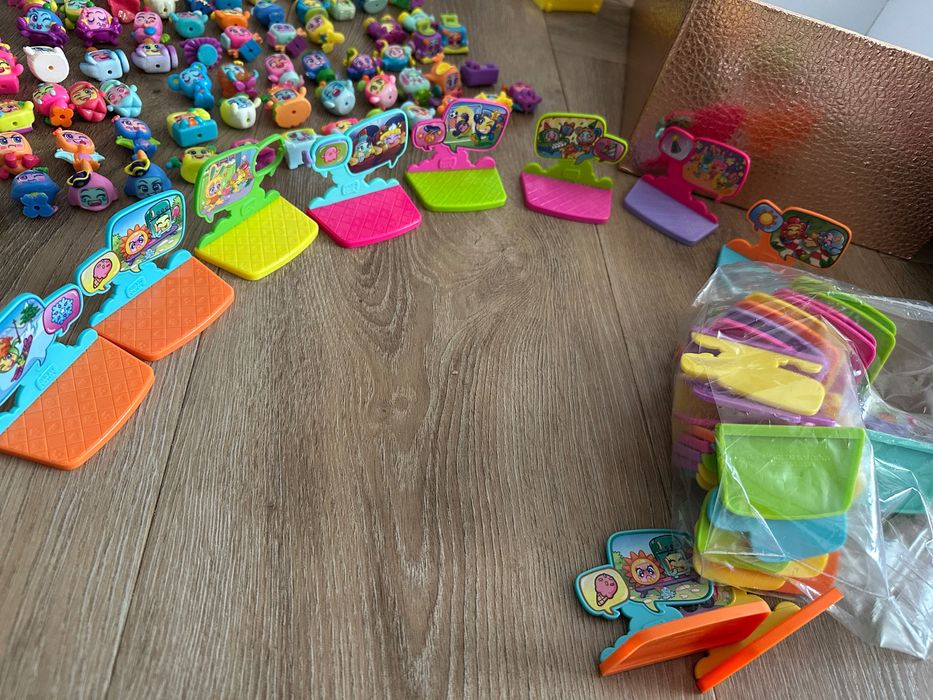 Moji pops фігурки