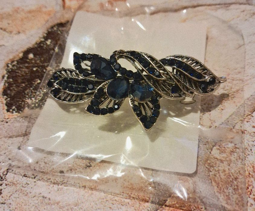 Spinka do włosów klamra "srebrna" z niebieskimi "kamieniami"