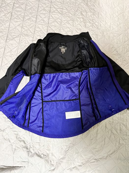 Вітровка Nike STORM-FIT