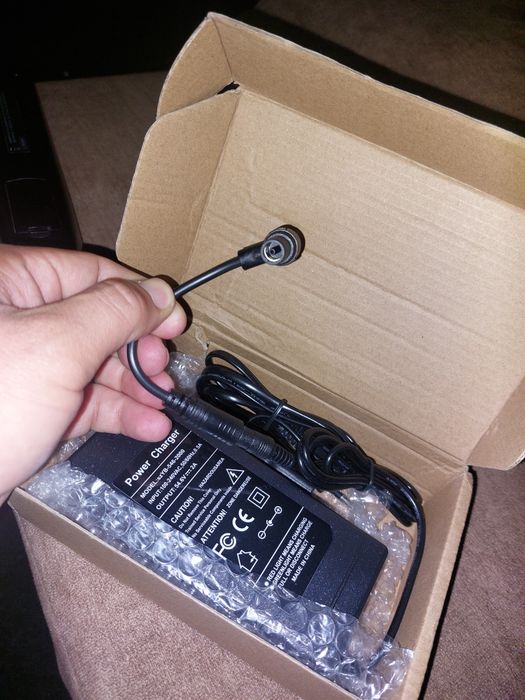 Carregador trotinete plug em L trotinete pro
