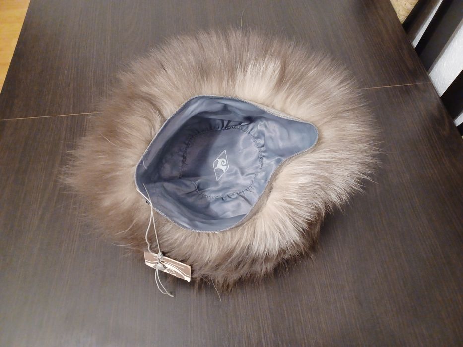 Czapka z Futra Lisa Srebrnego 56 Nowa