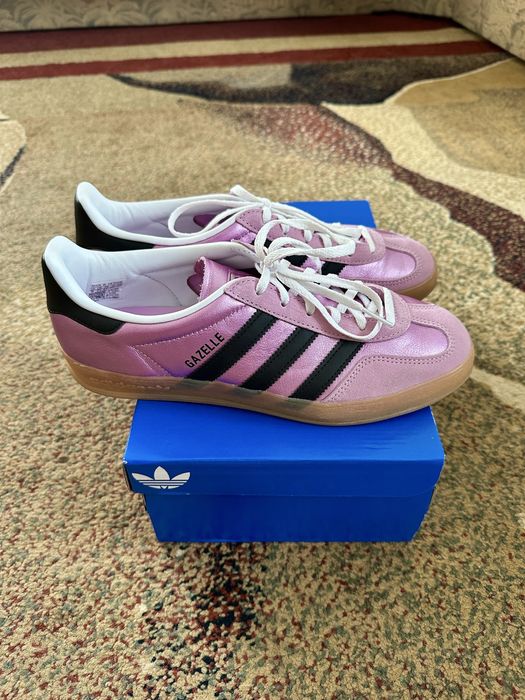 Adidas Gazelle Indoor JS1406 r. 40 – metaliczny róż/fiolet, jak nowe