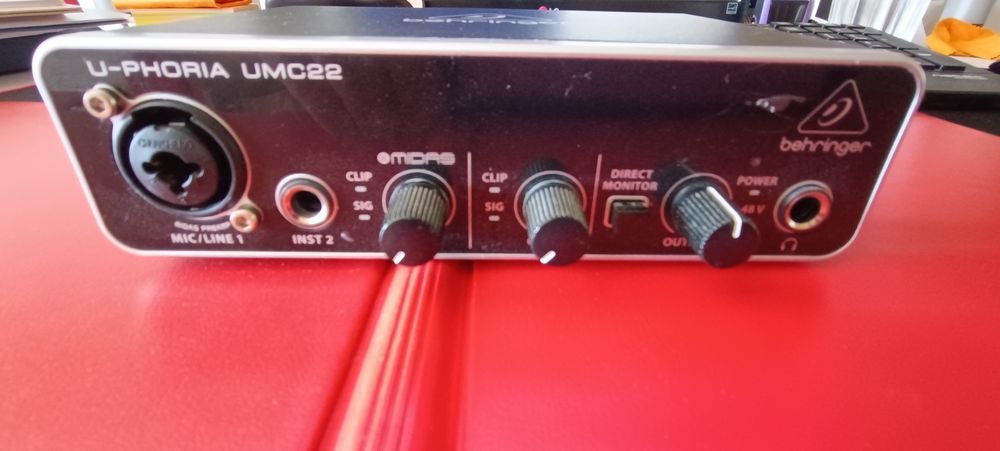 Behringer u-phoria umc-22